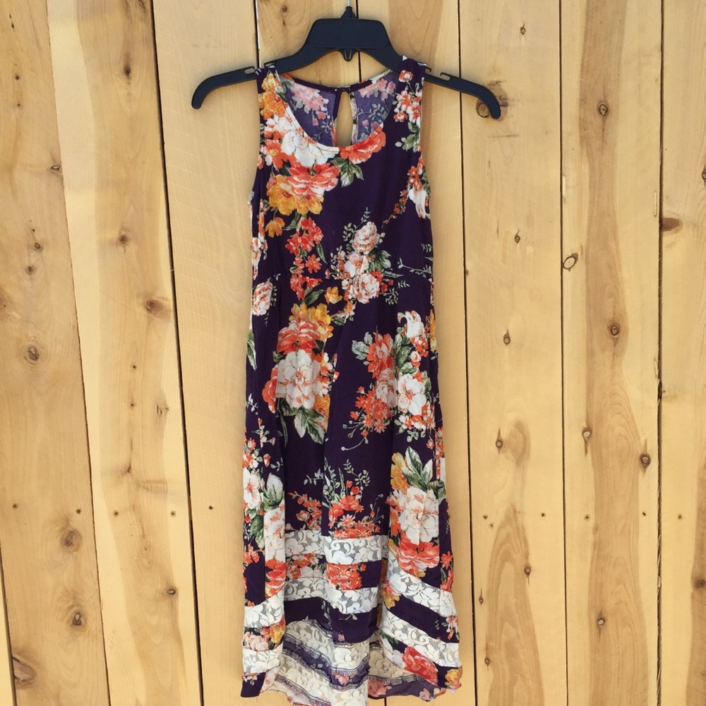 Dress - Picture 1 of 6